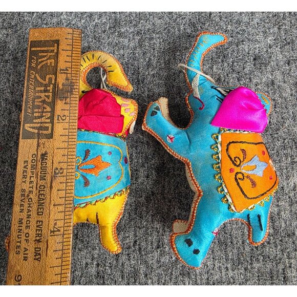 2 Vtg Fabric Elephant Decorations Yellow & Blue Embroidered Accents - Picture 7 of 7